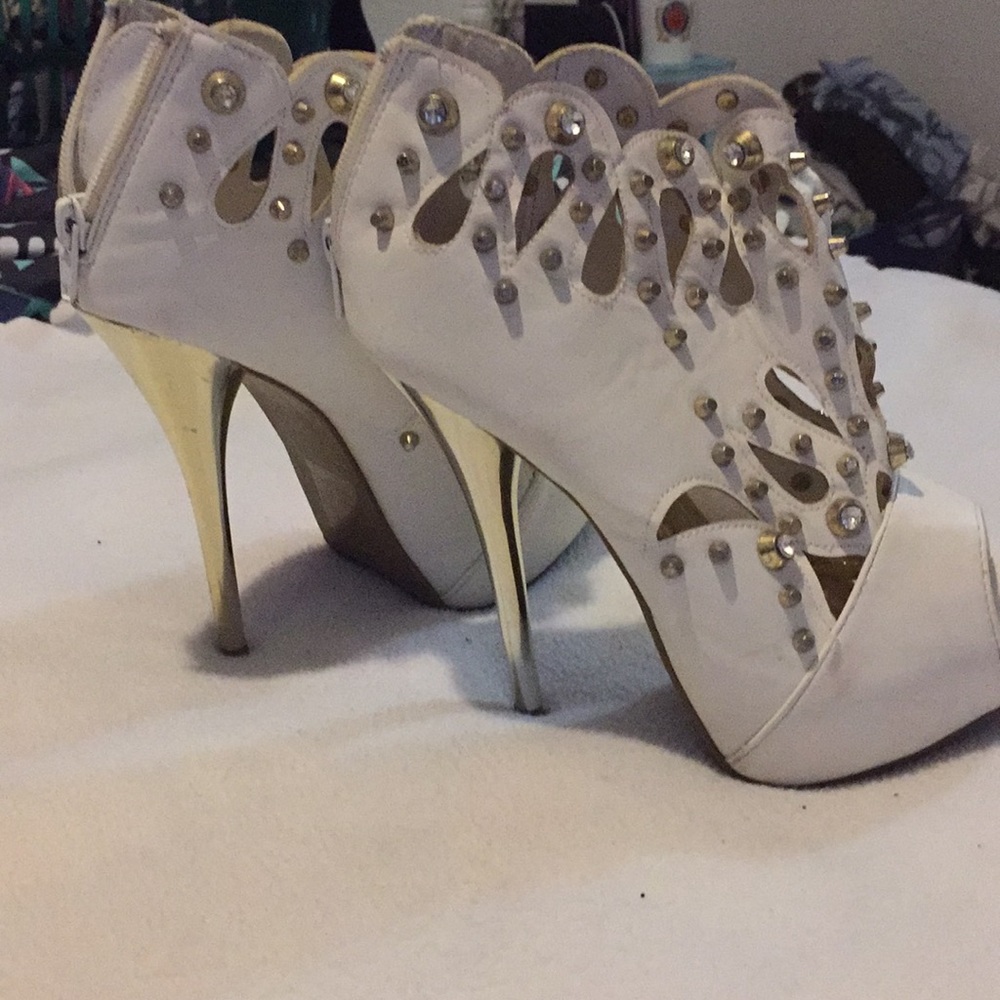 White Rocker heels - Picture 3 of 3